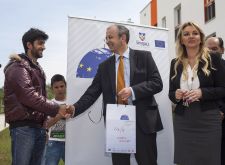 Ambasador Evropske unije uruÄio porodicama kljuÄeve za koriÅ¡Ä‡enje 32 socijalna stana u MisloÄ‘inu